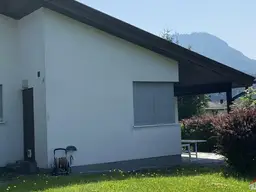Stilvoller Bungalow in bevorzugter Lage - ganztags Sonne und Panonarama- Bergblick