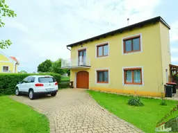 Saniertes Einfamilienhaus mit hochwertiger Ausstattung und großem Garten + 90 m² Gartenhaus