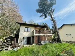 Nur 22 Kilometer von Wien! LANDLEBEN mit Aussicht! Baugrund mit Altbestand, Erdkeller und Garage