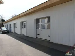 Sehr gut gelegene 44 m² Halle / Garagenbox in Fischamend Flughafennähe und 12 Autominuten von Wien entfernt - ideal für Startups