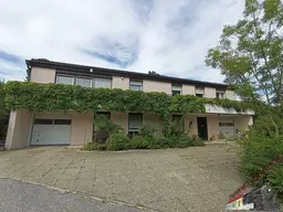 Solides Mehrfamilienhaus mit großem Garten, Pool und Potenzial - nur 20 Minuten von Wien entfernt