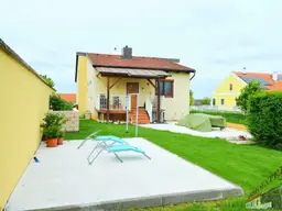 Saniertes Einfamilienhaus mit hochwertiger Ausstattung und großem Garten + 90 m² Gartenhaus