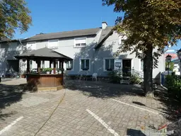 Gasthaus mit Gästezimmern und großem Garten in Wiener Neustadt