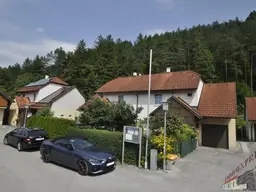 "Wohnen wie im Urlaub" - Wunderschöne Doppelhaushälfte mit gepflegten Garten in Hohenberg
