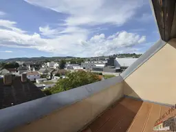 Exklusive Dachterrassenwohnung mit Tiefgarage und bester Fernsicht nähe Bühl Center (WG-tauglich)