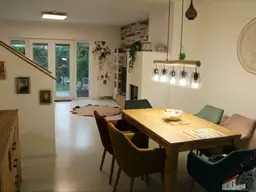 Sehr gut gelegenes Eckreihenhaus mit Keller und mit Garage, Garten &amp; Pool sowie Infrarotkabine im Keller