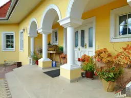 Repräsentatives Einfamilienhaus im italienischen Stil auf ca. 2.711 m²
