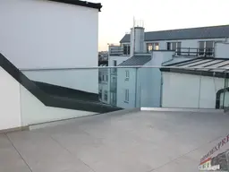 Gut gelegene Dachgeschosswohnung im 9. Bezirk mit Balkon und Terrasse