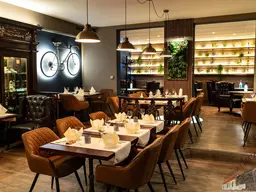 Exklusives Restaurantjuwel am südlichen Stadtrand Wiens - Top-Ausstattung &amp; sofort betriebsbereit!