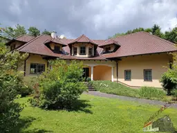 Villa mit neuer PV-Anlage bietet viel Platz und ruhige, grüne Umgebung – nur ca. 38min nach Wien!