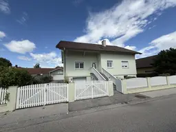 Saubersdorf - tolles, gepflegtes Familienhaus – 6 Zimmer, Balkon &amp; Garagen für € 430.000,00!