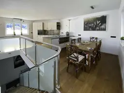Einfamilienhaus mit Einliegerwohnung 886/1114