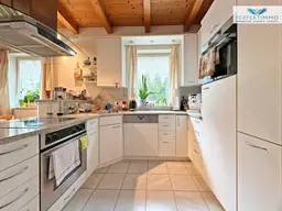Großes Haus mit Einliegerwohnung und Doppelgarage