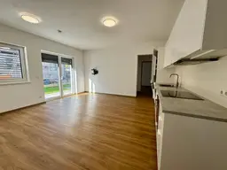 Neuwertige Gartenwohnung mit 2 Bädern
