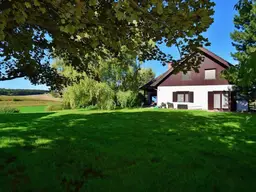 Exklusives Traum-Anwesen mit Naturteich und Gästehaus