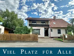 7-Zimmer-Haus mit Gartenhaus und Garage