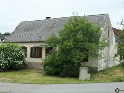 Nähe Jennersdorf: Südburgenländisches Bauernhaus mit Arkadengang
