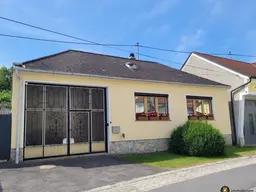 Gepflegter Landhaus-Bungalow mit Innenhof, Nebengebäude u. Stadl