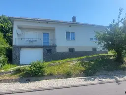 Großzügiges Einfamilienhaus mit idyllischen Garten