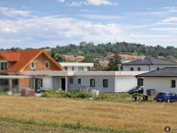 Pinkafeld: Moderner Bungalow mit Pool in grüner Ruhelage