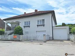 Jabing: Gepflegtes Einfamilienhaus in ruhiger Seitenstraße