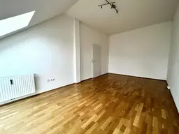 Top-sanierte 4-Zimmer-Dachgeschosswohnung - nähe Kunsthaus ++Videorundgang++