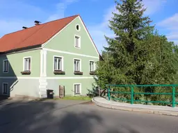 Immobilie mit vielen Möglichkeiten in Weißkirchen zu verkaufen