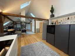 Seltene Gelegenheit! Hochwertige offen geschnittene Wohnung mit Uhrturm-Blick