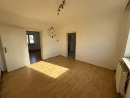 Charmante 2-Zimmer-Wohnung mit Gartenanteil und Garage in Graz-Straßgang