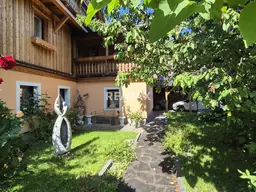 Bad Aussee Zentrum: Haus mit 6 Wohnungen und Garten