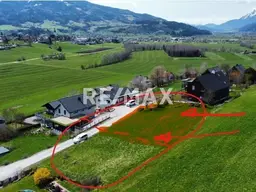 Toll gelegenes Baugrundstück in leichter Hanglage mit schönem Grimmingblick
