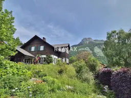 Altaussee: Haus mit Seeblick, Traumgarten, Carport