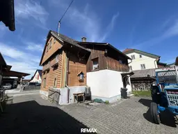 Kaufanbot vorliegend! Wohnhaus mit Potenzial in zentraler Lage!