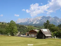 Atemberaubendes Panorama. Exklusives Baugrundstück mit unverbauten Blick auf das Dachsteinmassiv!
