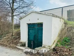"Traditioneller Weinkeller"