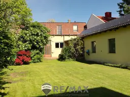 "Ein/Zwei/Dreifamilienhaus mitten im Ortszentrum!"