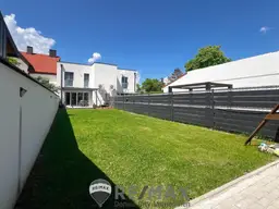 “Ankommen, wohlfühlen, leben – Ihr modernes Zuhause mit Garten wartet!“