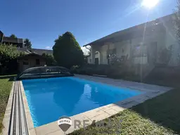 "Ein Haus mit Herz – Pool, Garten und Rückzugsort"
