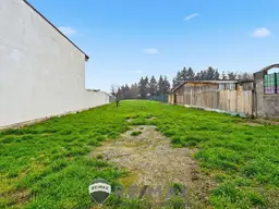 "Großzügiges Grundstück mit Altbestand"