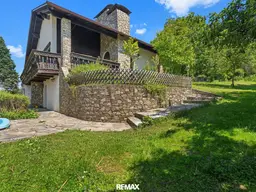 "GRÜNOASE MIT FAMILIENHAUS UND EINZIGARTIGER SONDERWIDMUNG/BETRIEBSBEREICH (EHEM. HEURIGEN) IN STEPHANSHART "