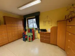 Helles Büro oder auch Eigentumswohnung in Zentraler Lage!