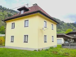 Großzügig, zentral und mit Potenzial! Auch 2 Wohneinheiten möglich. Haus in Radenthein.