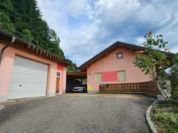 ruhiges 2 Fam. Wohnhaus + 1 HA LW + Quelle in Feldkirchen / St. Urban : 5 Zimmer, Garten, Balkone, PV,+ 1 HA LW Wiese für Tierhaltung Pferde, mit kleinem Stall für Schafe, Ziegen, Hühner