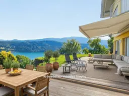 Wohnen und Arbeiten unter einem Dach – ideal für Arztpraxen, Kanzleien und Büros, kombiniert mit einem beeindruckenden Ausblick.