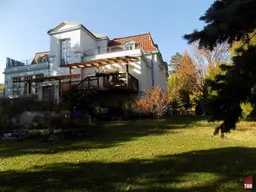 2-Zimmer Dachterrassenwohnung in Altbauvilla zu mieten!