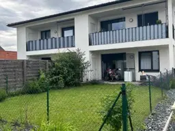 Helle Gartenwohnung mit zwei Zimmer