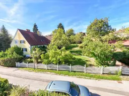 Doppelhaushälfte in wunderschöner, erhöhter Lage mit großzügigem Grundstück