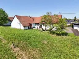 Gepflegtes Einfamilienhaus mit Nebengebäude in sonniger Ruhelage