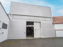 Fürstenfelder Stadtrand: Geräumige Lagerhalle zu vermieten