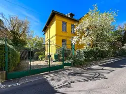 Jahrhundertwende-Juwel: Jugendstil-Stadthaus mit privatem Park.